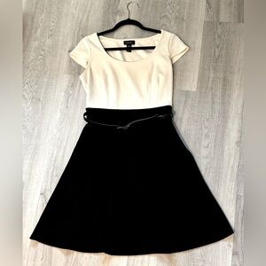 Spense Ivory & Black Fit & Flare A Line, Cap Sleeve, Belted Dress. Size 6.